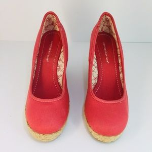 MONTEGO BAY CLUB PINK WEDGE SIZE 6 1/2”